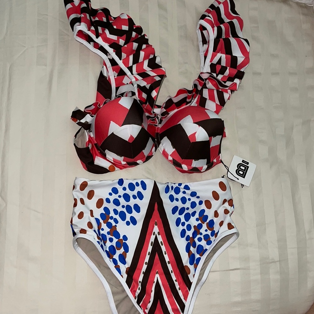 NWT BFYNE 2 piece high waisted swimsuit set!